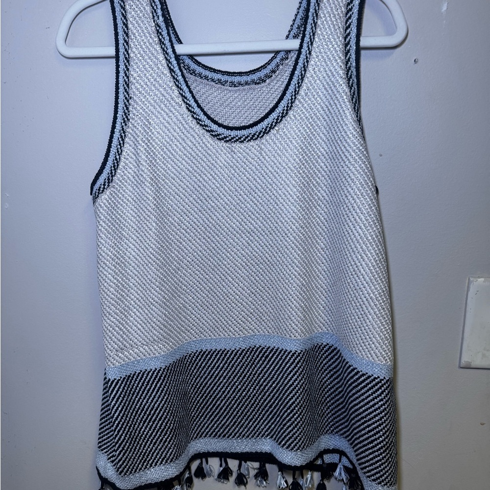 Nic+Zoe Women's White + Navy Scoop-Neck Sleeveless Lantana Tank - Picture 4 of 6